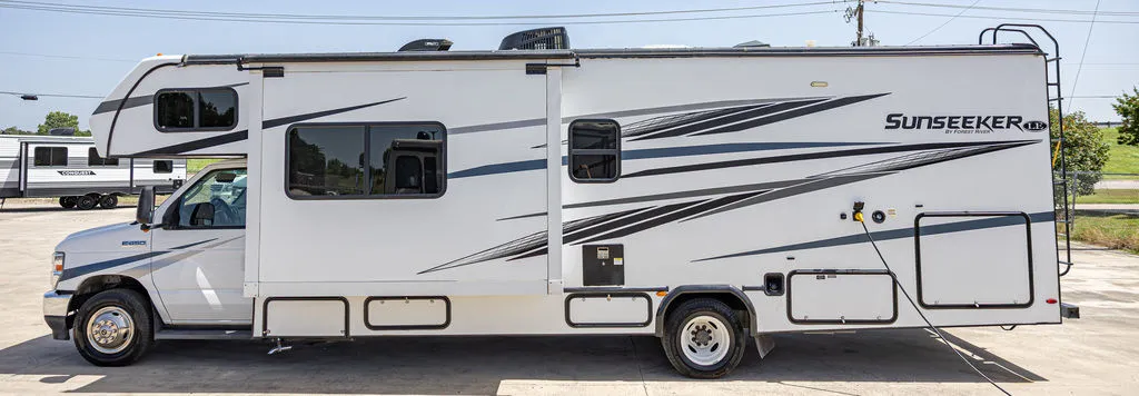 2023 Forest River Sunseeker 3250DS LE — Photo 6