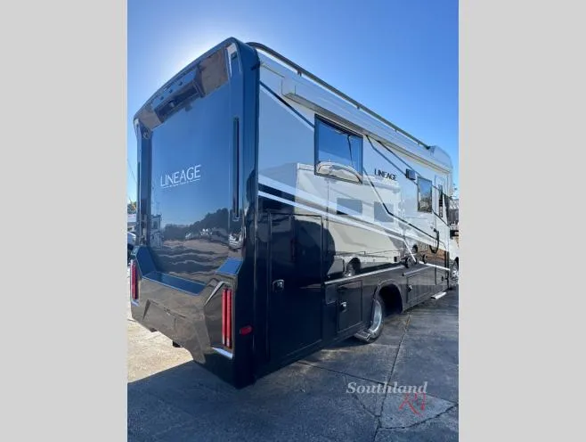 2026 Grand Design Lineage Series M 25TK - Photo 4