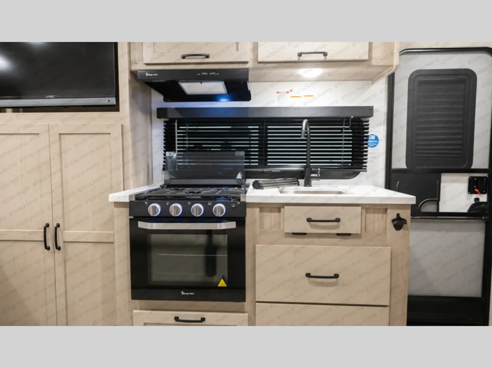 2025 Forest River Rockwood Geo Pro 19FBS - Photo 3