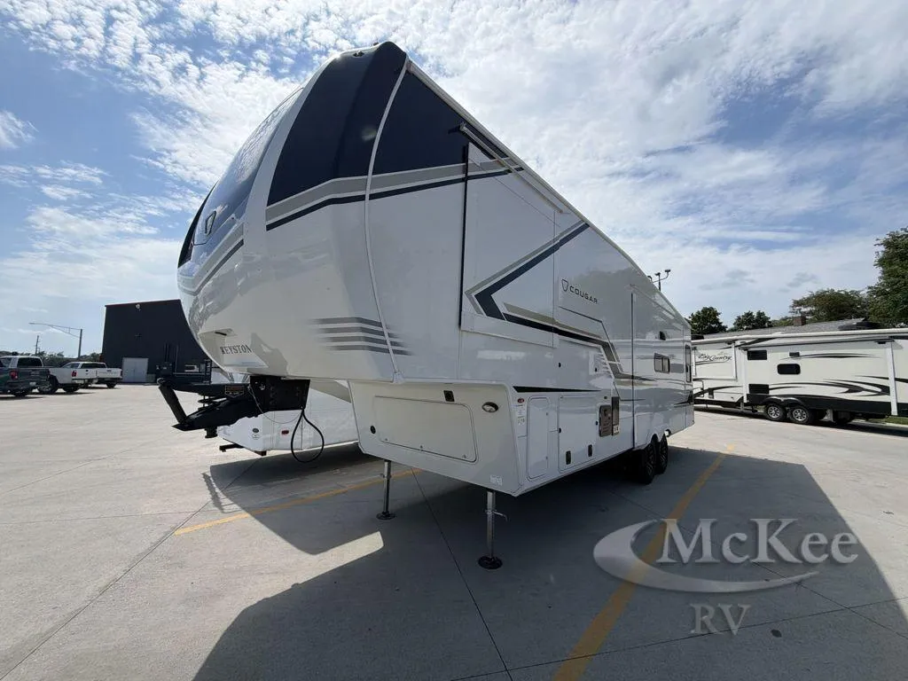 2027 Keystone Cougar 290RLS - Photo 4