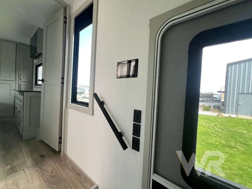 2026 Brinkley Model G 3950, Photos photo 61
