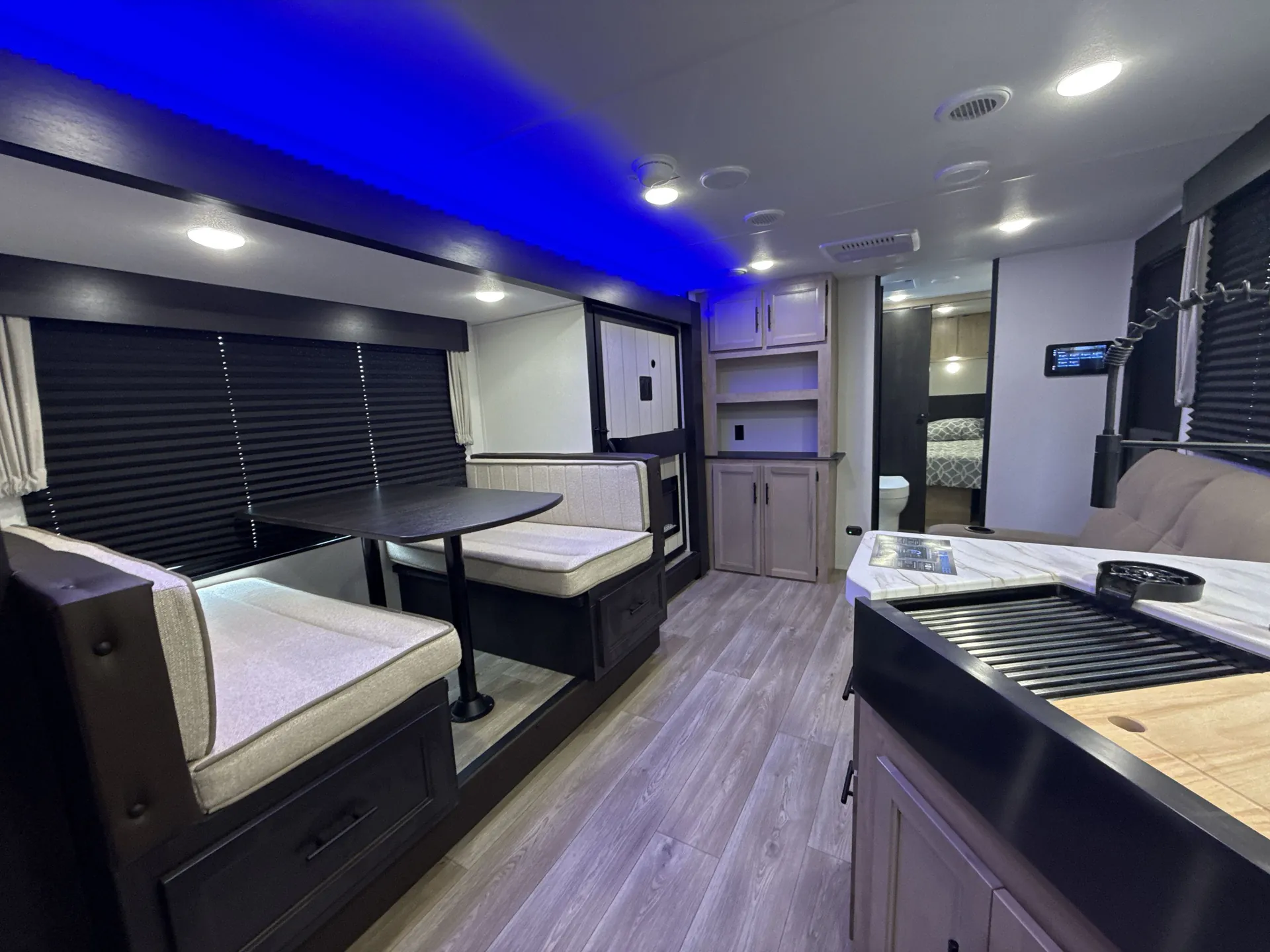 2027 Forest River Cherokee Grey Wolf 26SS — living area main