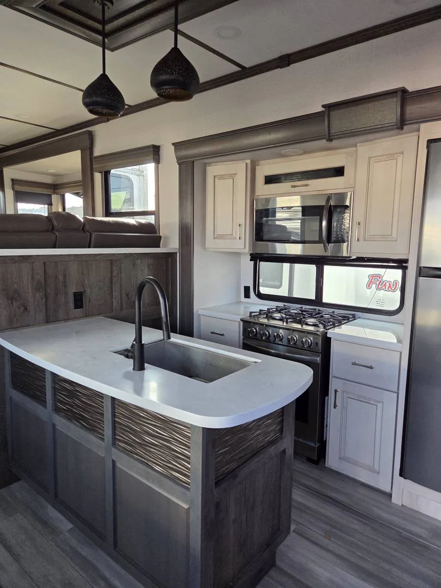 2021 Alliance RV Paradigm 365RD - Photo 2