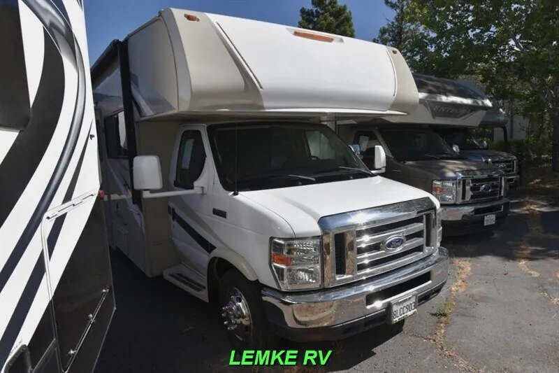 2017 Coachmen Leprechaun 310BH - Photo 2