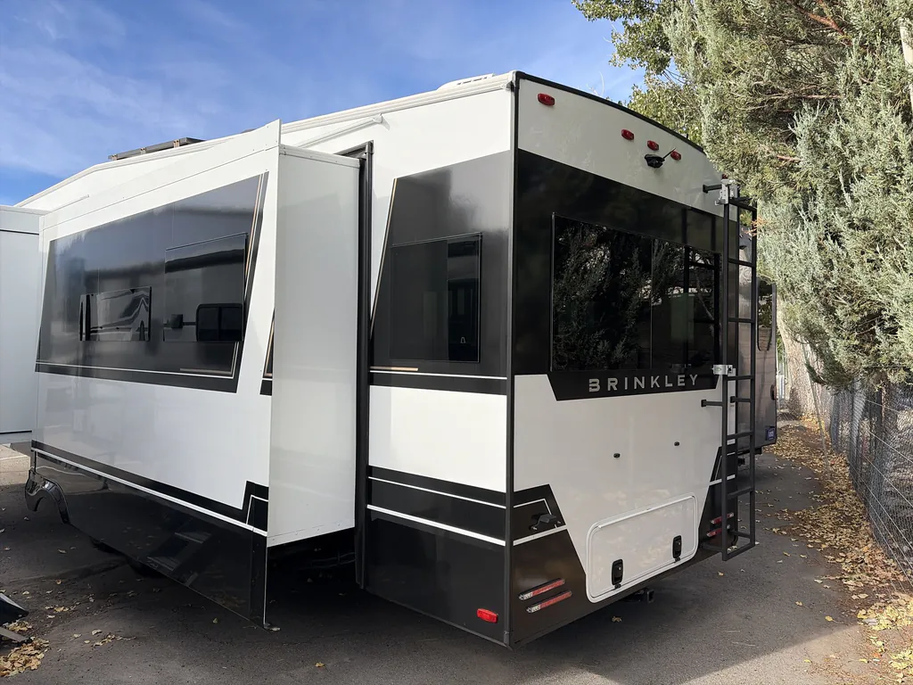 2026 Brinkley Model Z 3100, Photos photo 7