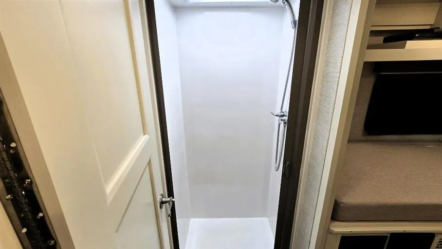 2025 Tiffin Wayfarer 25 XLW, Photos photo 18