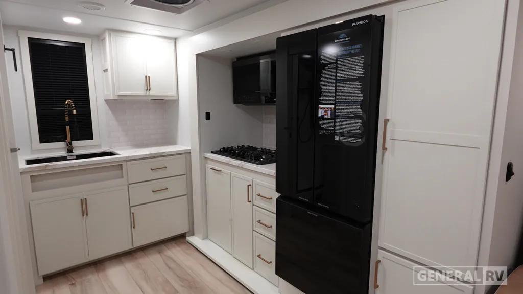 2026 Brinkley Model Ix 23X, Photos photo 15