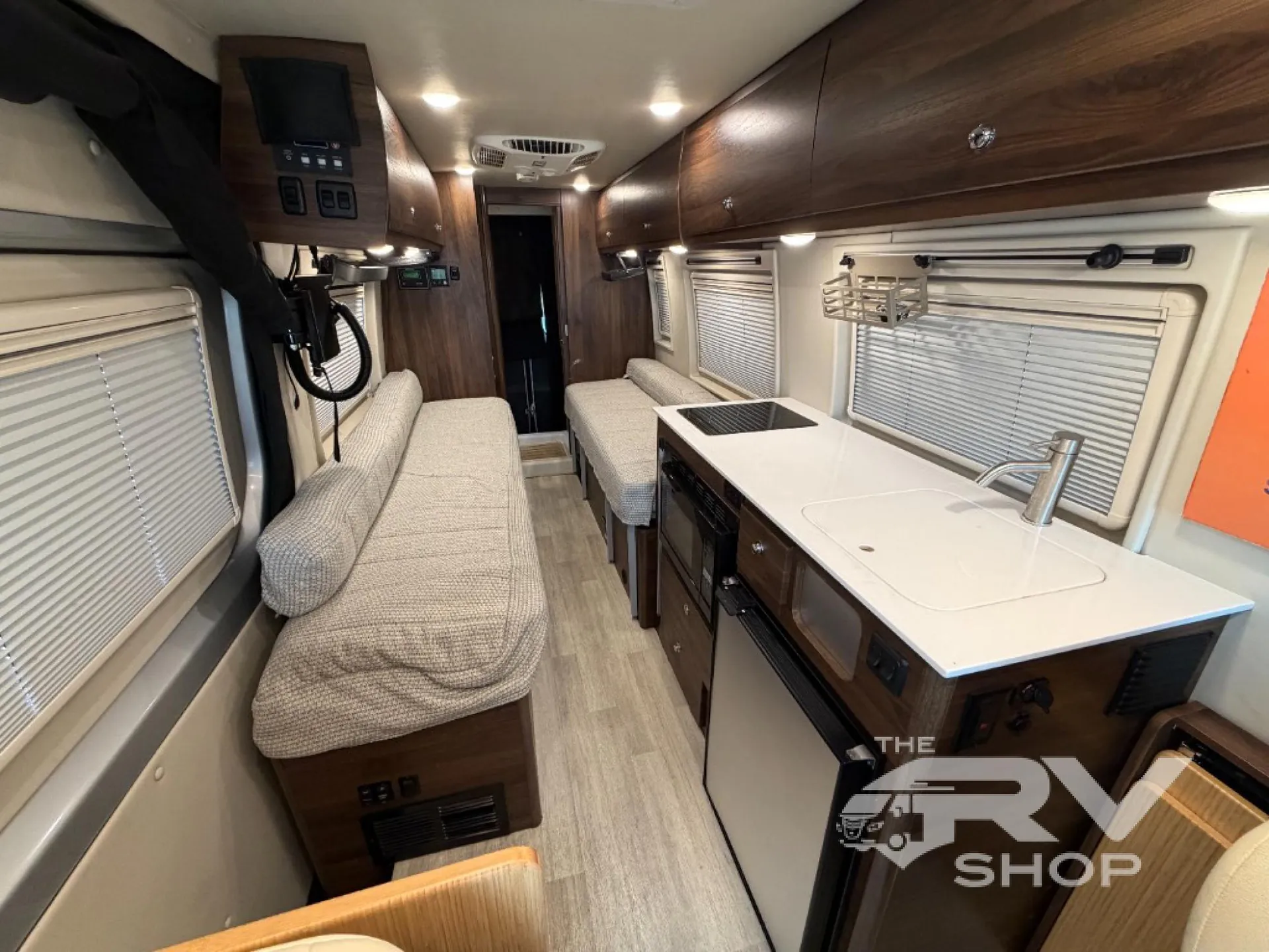 2022 Winnebago Boldt 70KL - Photo 3