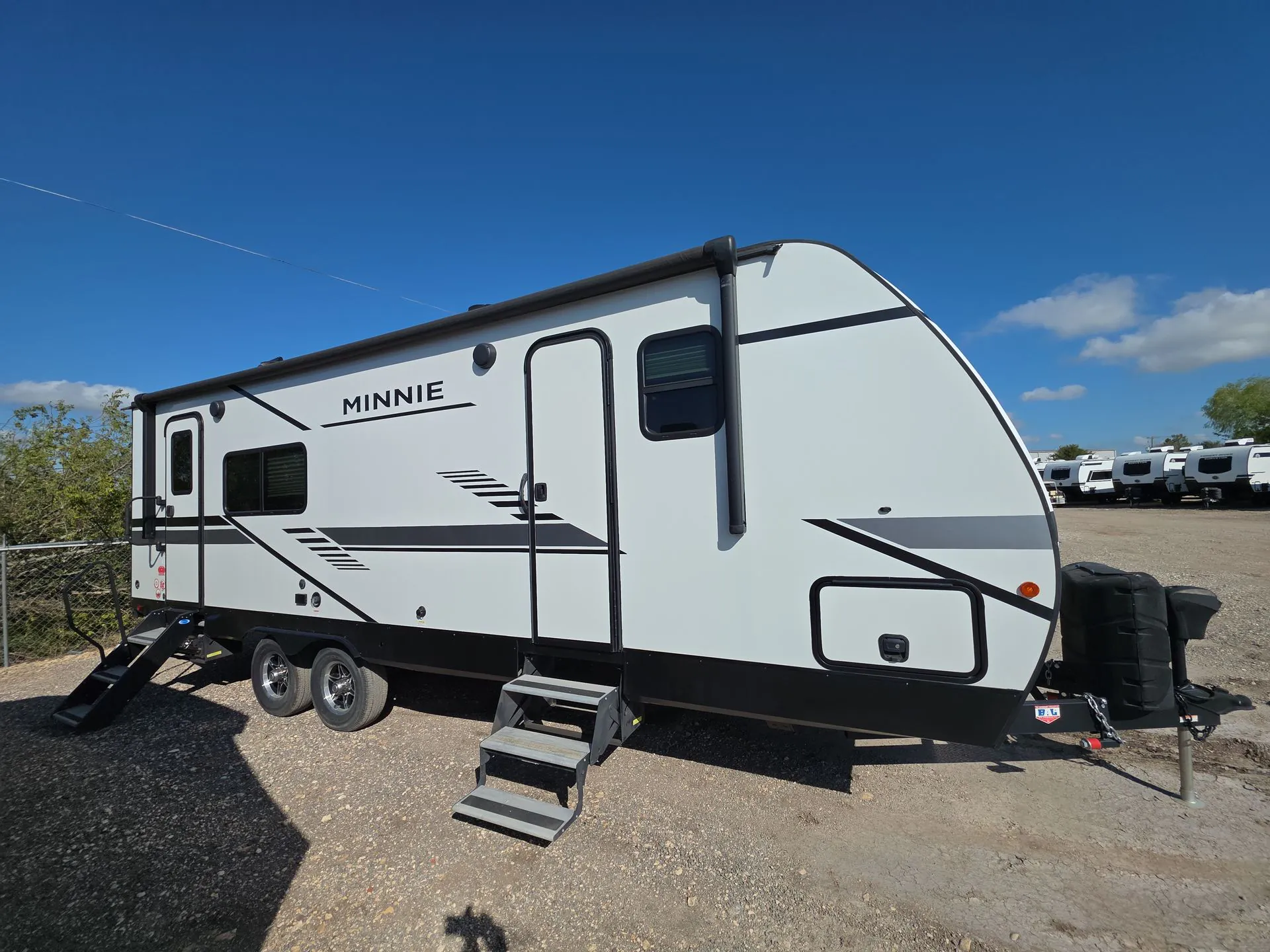 2022 Winnebago Minnie 2529RG - Photo 2