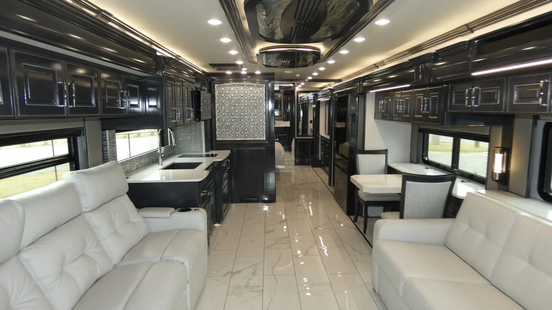 2026 American Coach American Dream 45A - Photo 3