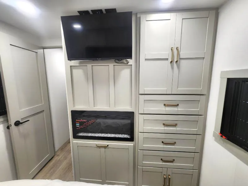2026 Brinkley Model Z AIR 297, Photos photo 68
