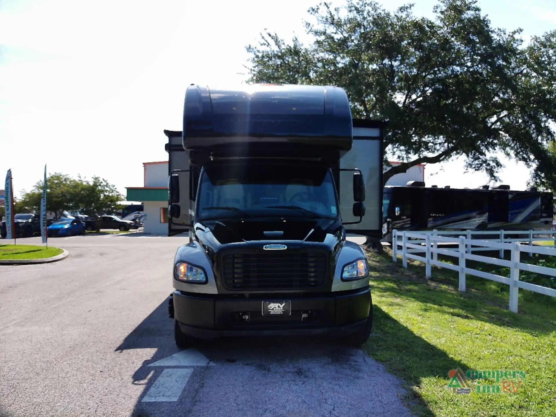 2024 Thor Motor Coach Pasadena 38DA - Photo 3