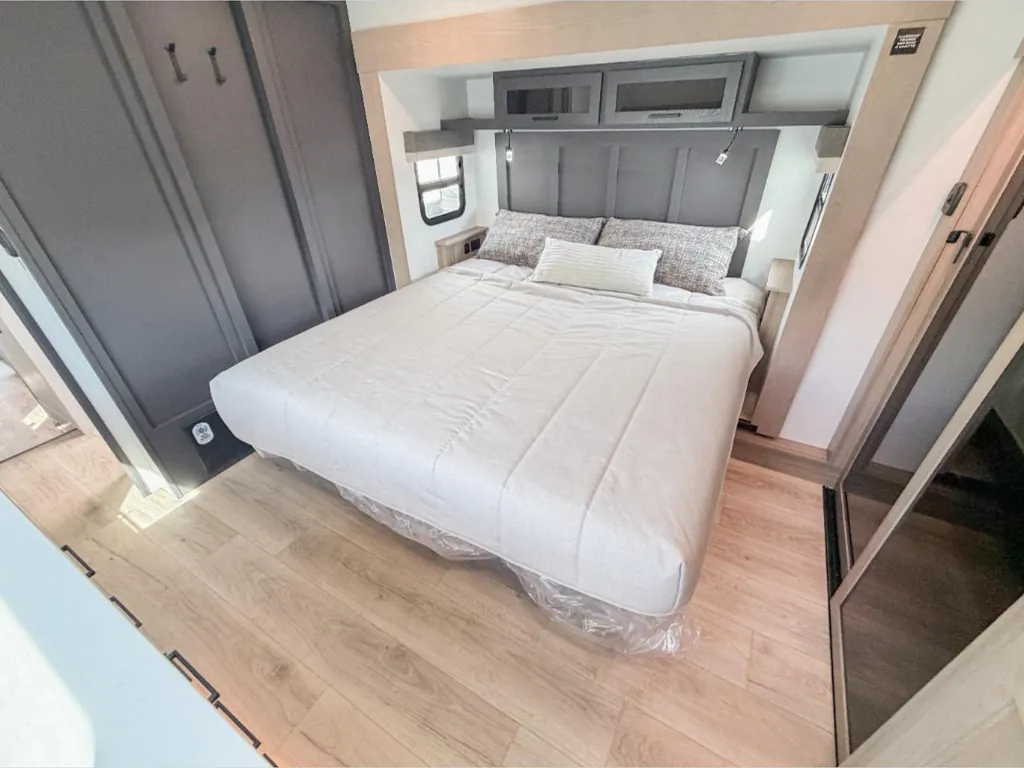 2026 Forest River Rockwood Signature R372RL, Photos photo 10