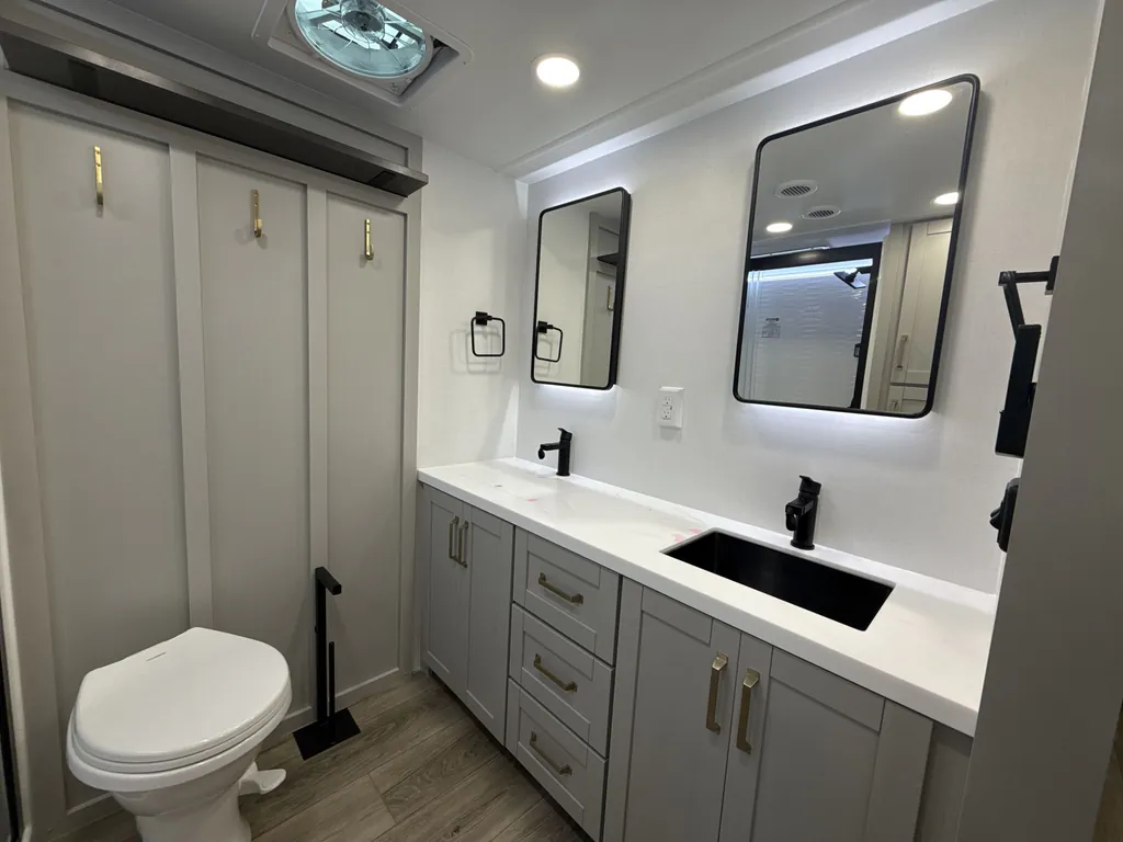 2026 Brinkley Model Z 3600, Photos photo 33
