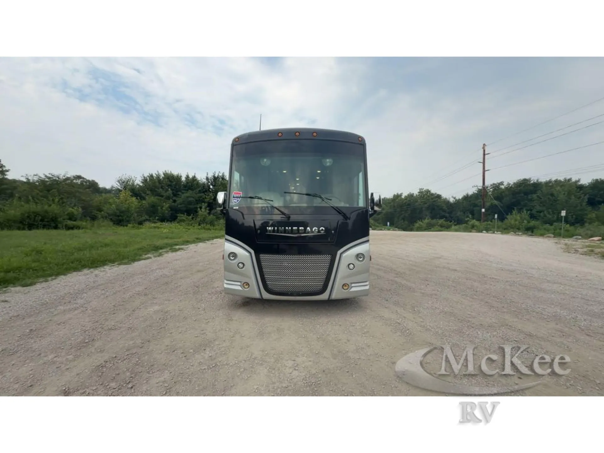 2022 Winnebago Adventurer 30T - Photo 3