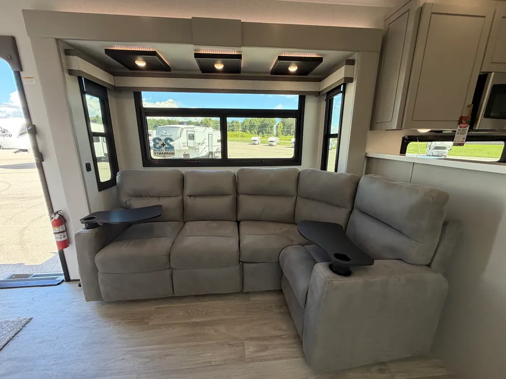 2027 Jayco North Point 391TBBH, Photos photo 15