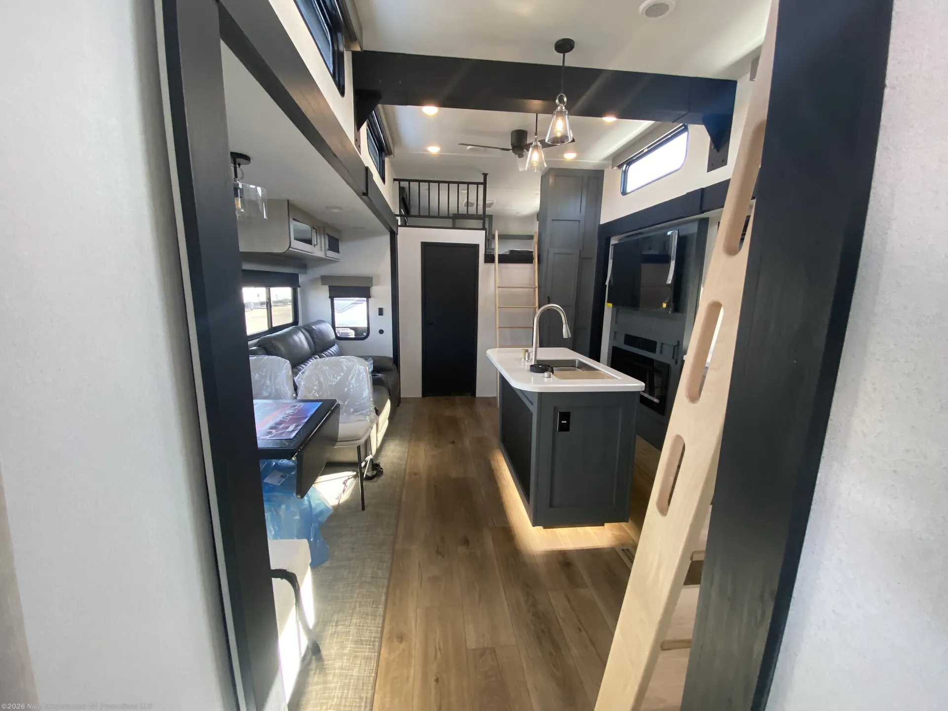 2026 Forest River Puma Vista 421LFT - Photo 4