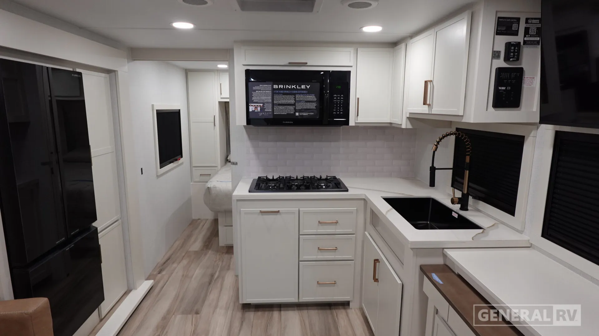 2026 Brinkley Model Ix 24X - Photo 3