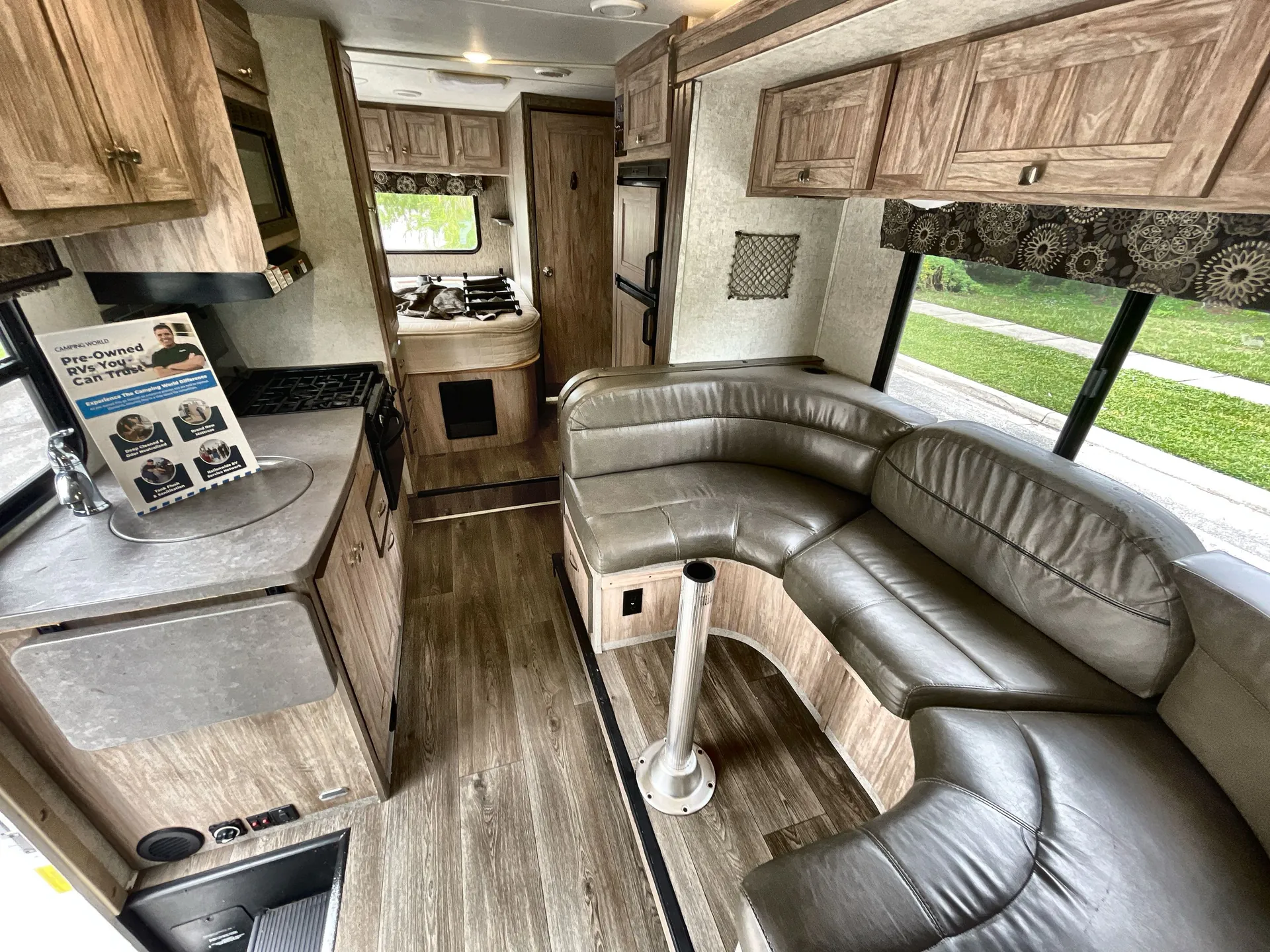 2017 Forest River Sunseeker MBS 2400S — living area main