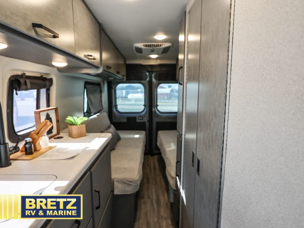 2026 Thor Motor Coach Tellaro 20U, Photos photo 23
