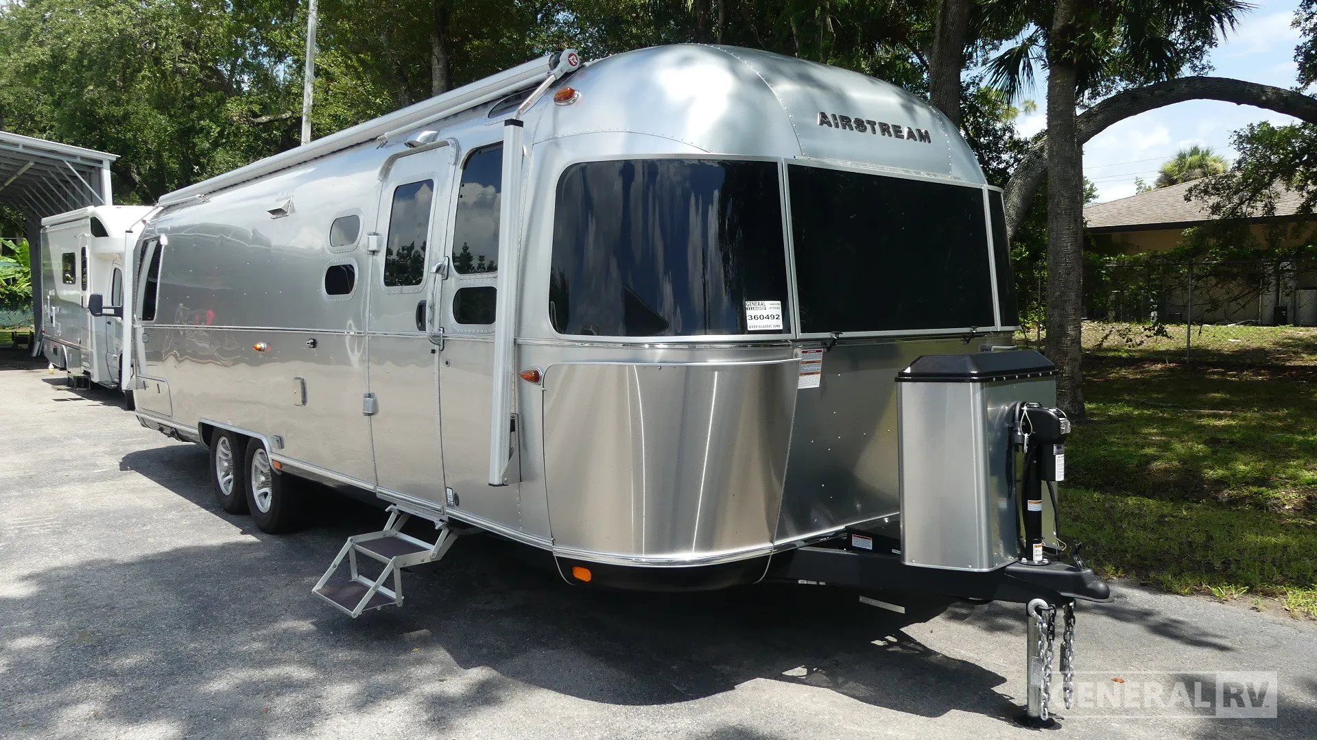 2026 Airstream Classic 30RB Twin - Photo 2