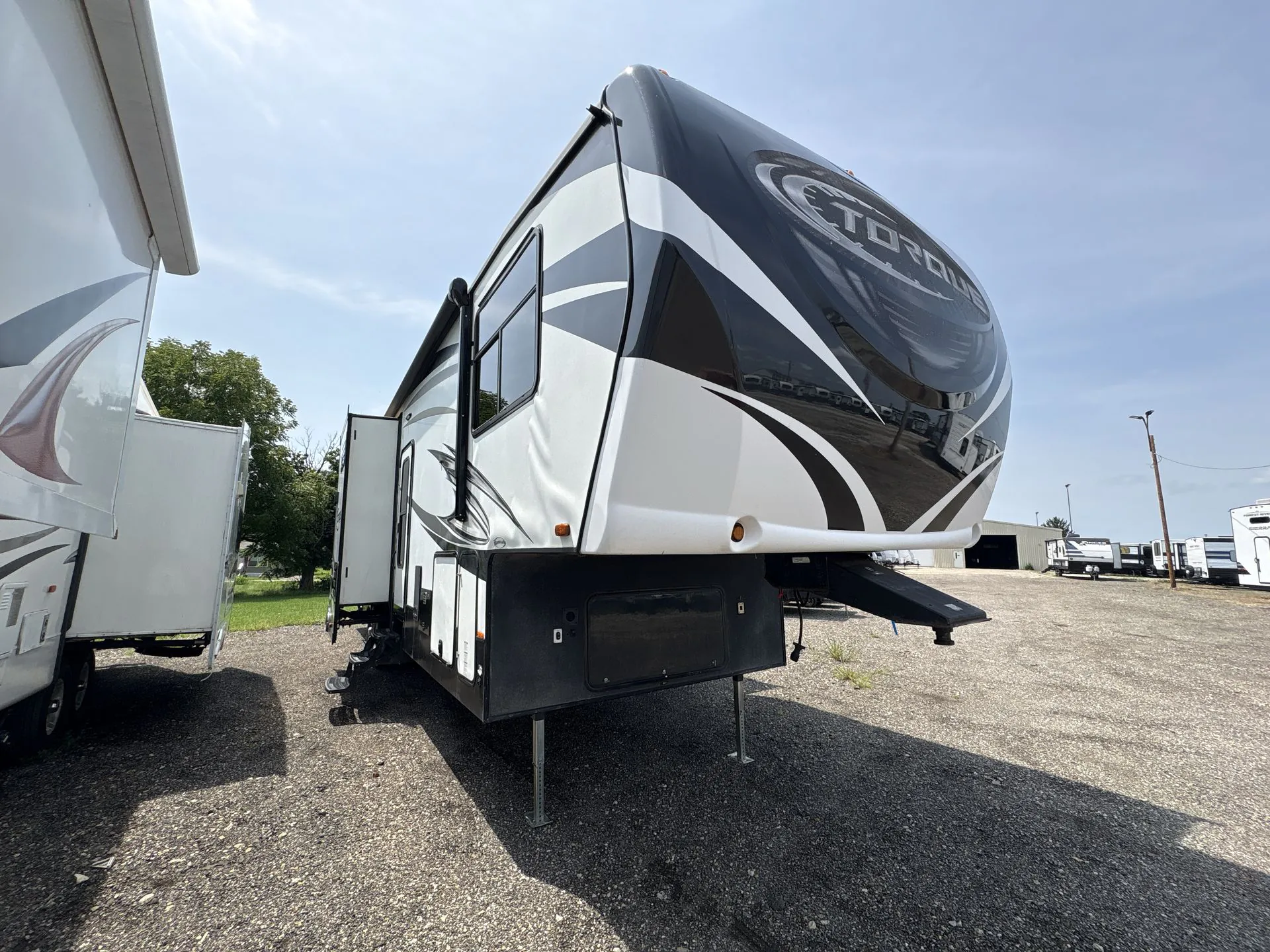 2017 Heartland Torque TQ 365 - Photo 4