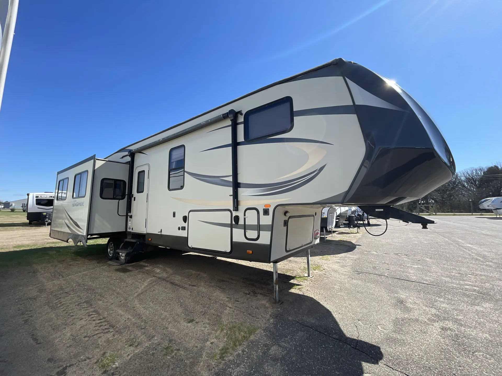 2015 Forest River Salem Hemisphere Lite 337BAR — Photo 1