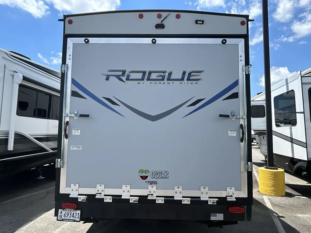 2021 Forest River Vengeance Rogue 26V, Photos photo 7