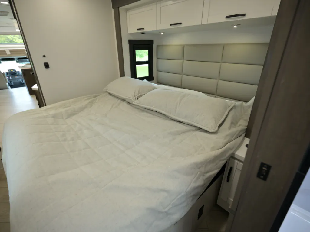 2027 Entegra Coach Accolade 37K, Photos photo 26
