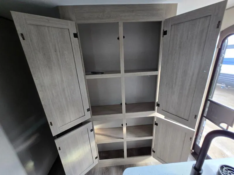 2026 Coachmen Catalina Legacy Edition 273DBHCK, Photos photo 6