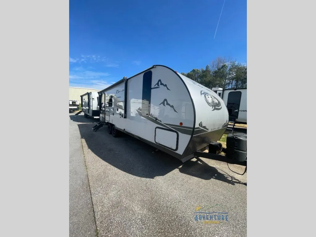 2023 Forest River Cherokee Grey Wolf Black Label 23MKBL - Photo 2