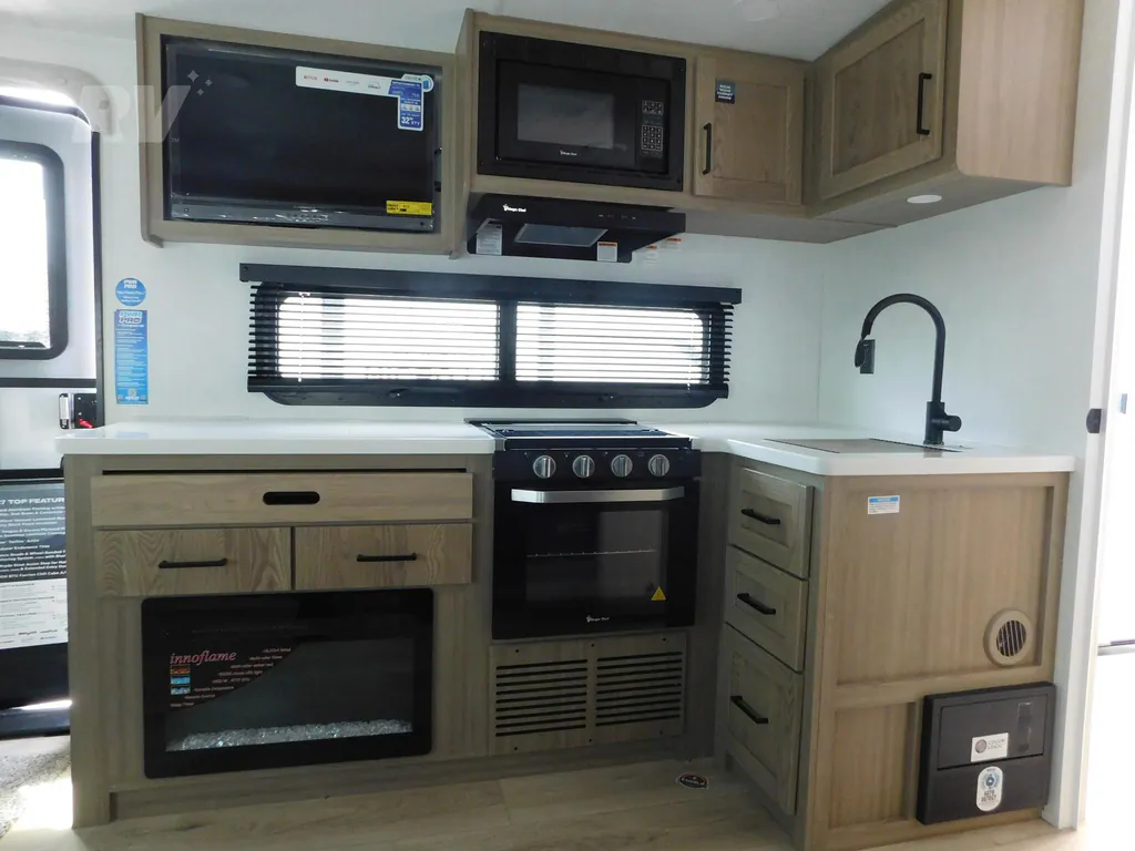 2027 Forest River Flagstaff Micro Lite 22LKS, Photos photo 14