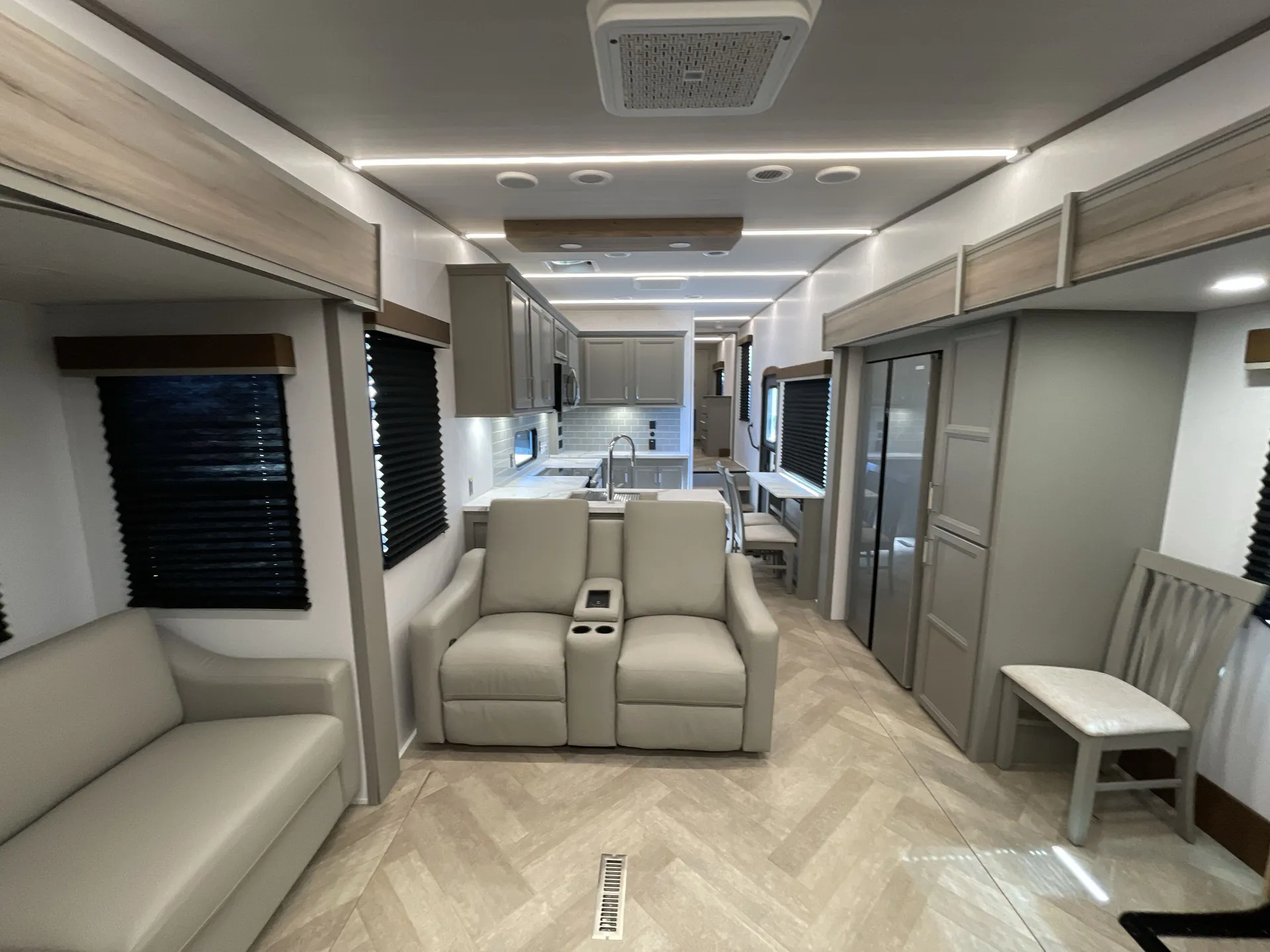 2025 Keystone Sprinter 3520RDS — living area main