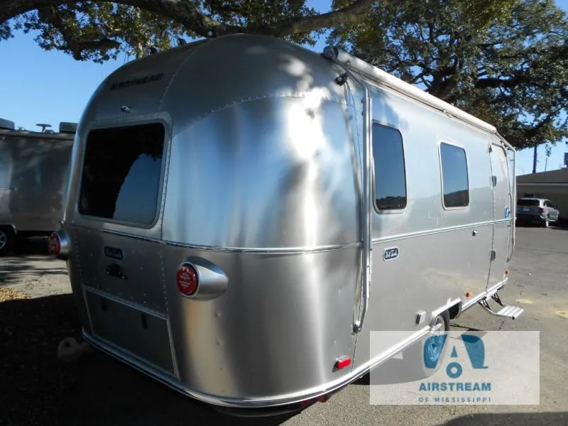 2026 Airstream World Traveler 22RB - Photo 4