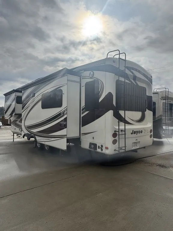 2015 Jayco Pinnacle 36FBTS, Photos photo 4