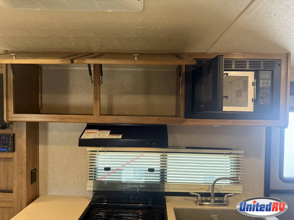 2018 Forest River Rockwood Mini Lite 2109S, Photos photo 21
