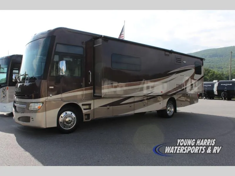 2015 Winnebago ITASCA 32H - Photo 3