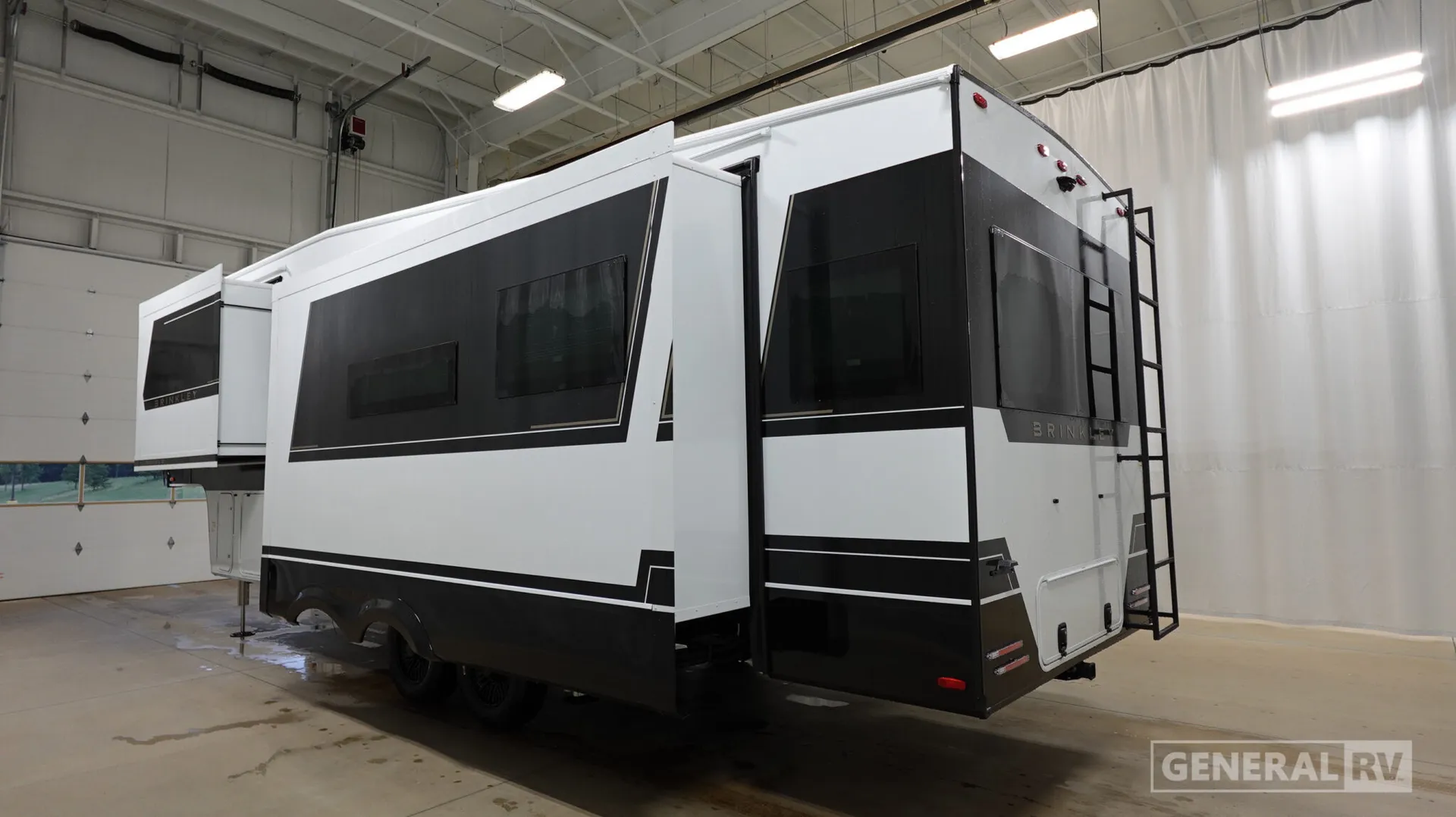 2027 Brinkley Model Z 2900 - Photo 4