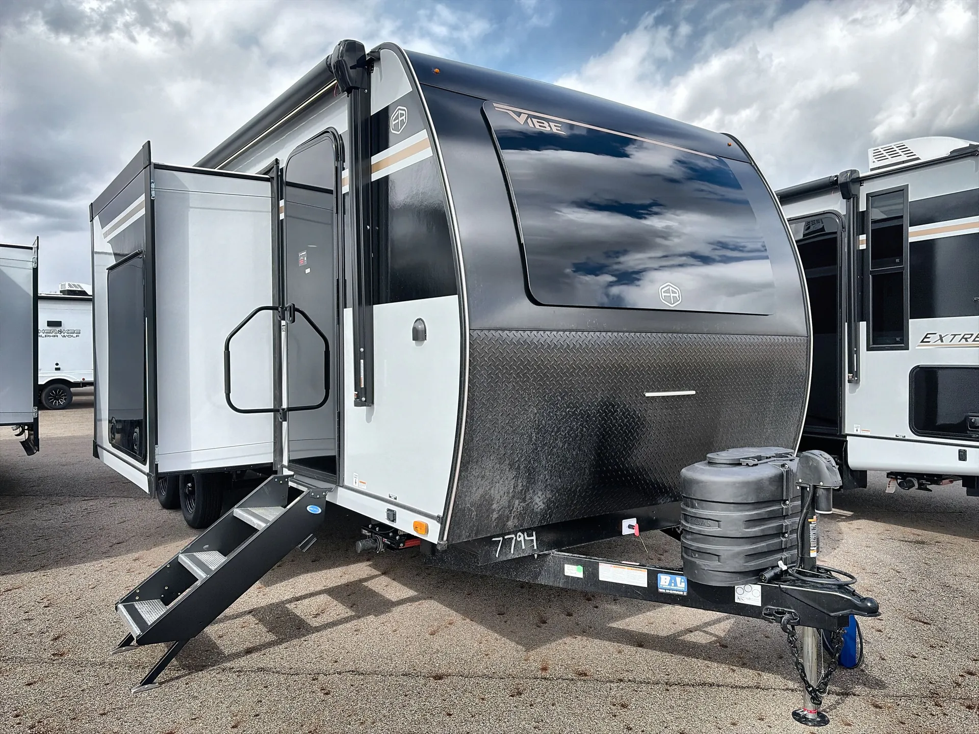 2026 Forest River Vibe Extreme Lite 2500FIK dealer photo 1 from Camping World