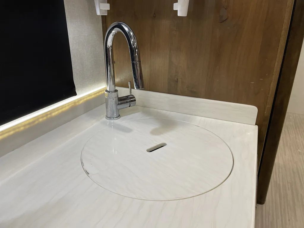 2018 Tiffin Wayfarer 24 FW, Photos photo 13