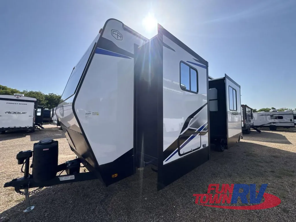 2026 Forest River Vengeance Rogue Armored 32L132, Photos photo 4
