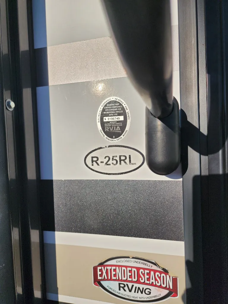 2019 Cruiser RV Radiance 25RL, Photos photo 11