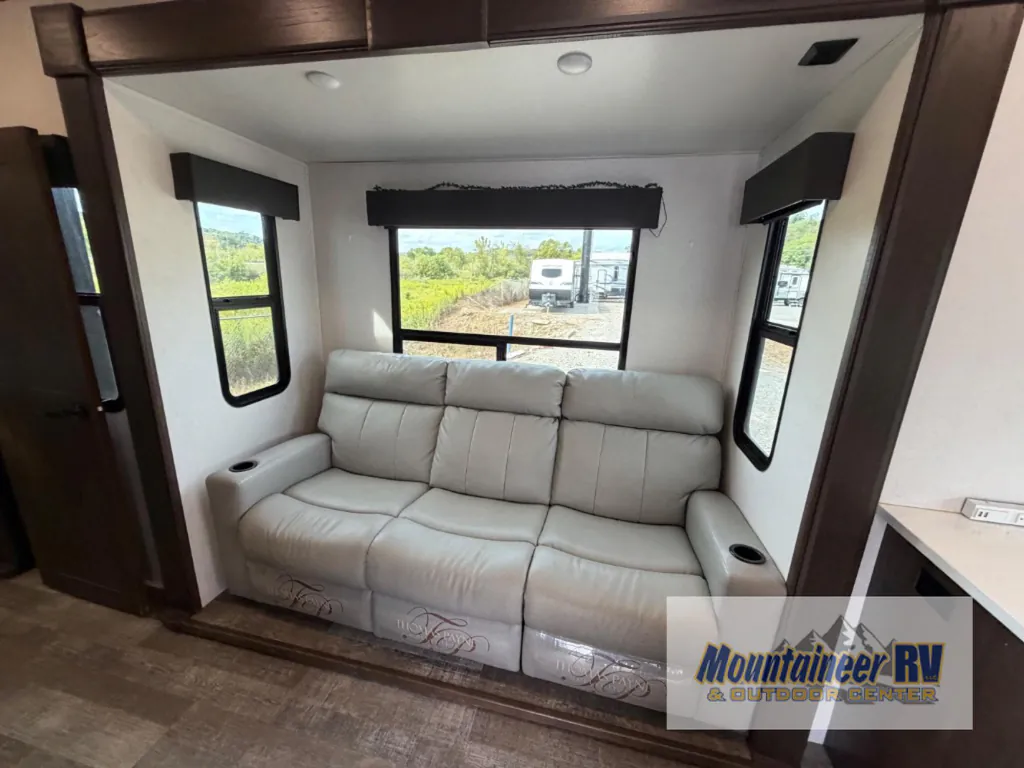 2021 Forest River XLR Hyperlite 3310, Photos photo 12
