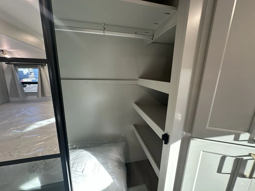 2026 Brinkley Model G 4100, Photos photo 33