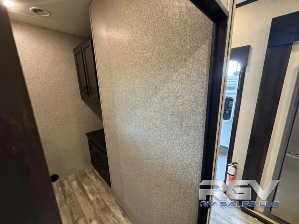 2022 Highland Ridge Silverstar XLT 354MBH, Photos photo 22