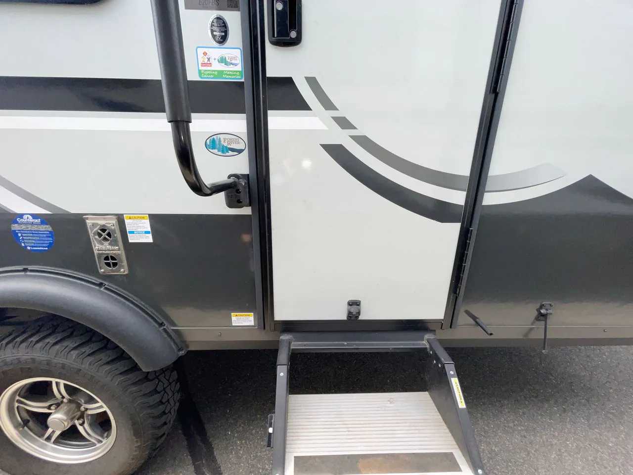 2024 Forest River RV Flagstaff E-Pro 20FBS - Photo 3