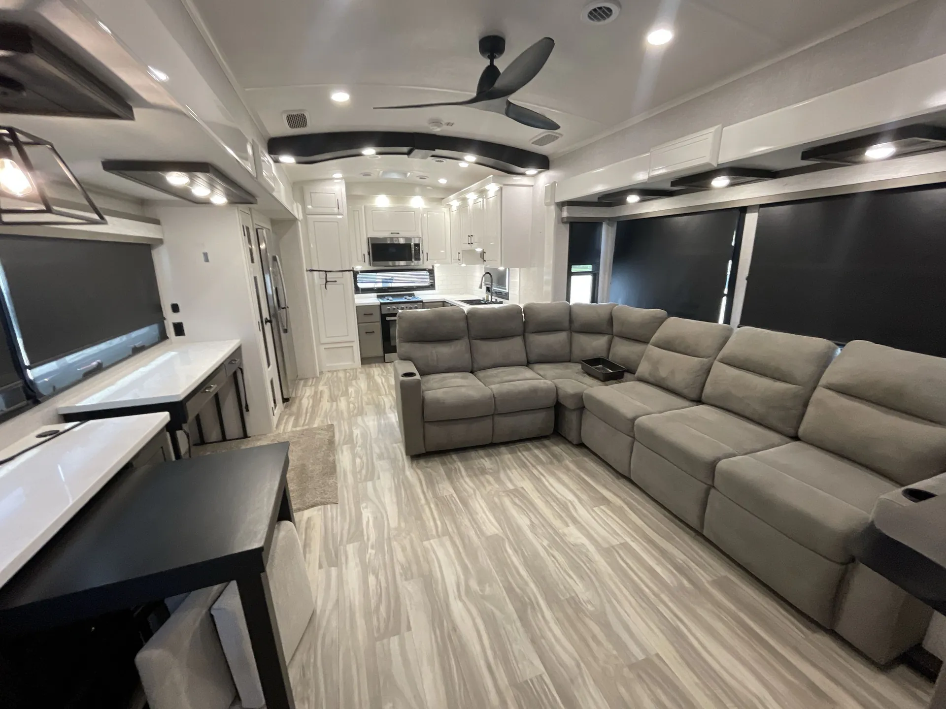 2025 Jayco Pinnacle 38FBRK — living area main