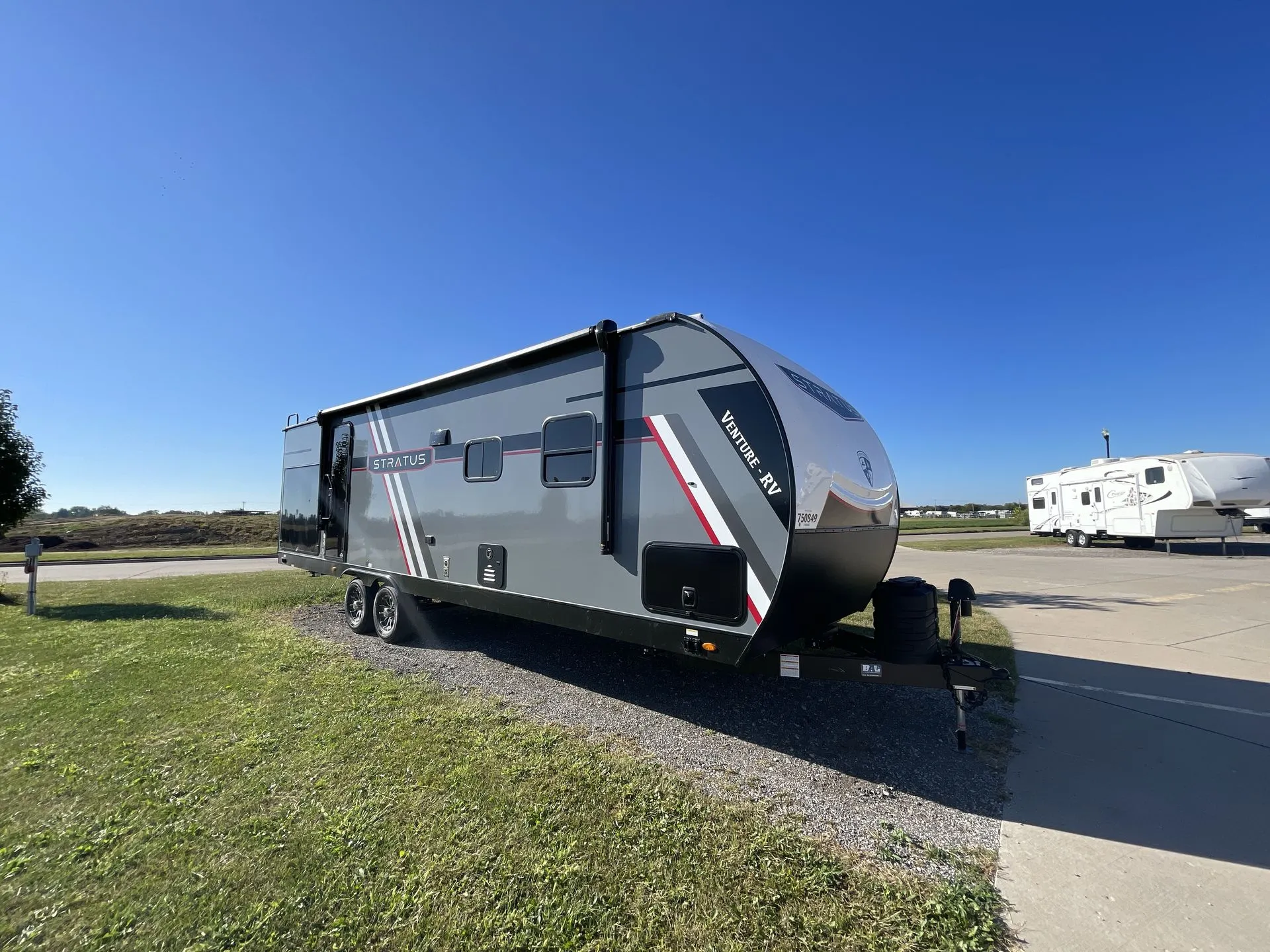 2026 Venture RV STRATUS 261VRB - Photo 2