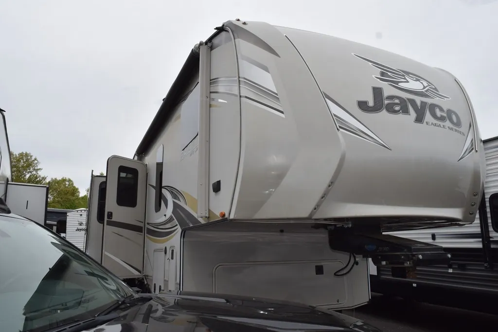 2019 Jayco Eagle HT 30.5CKTS - Photo 4