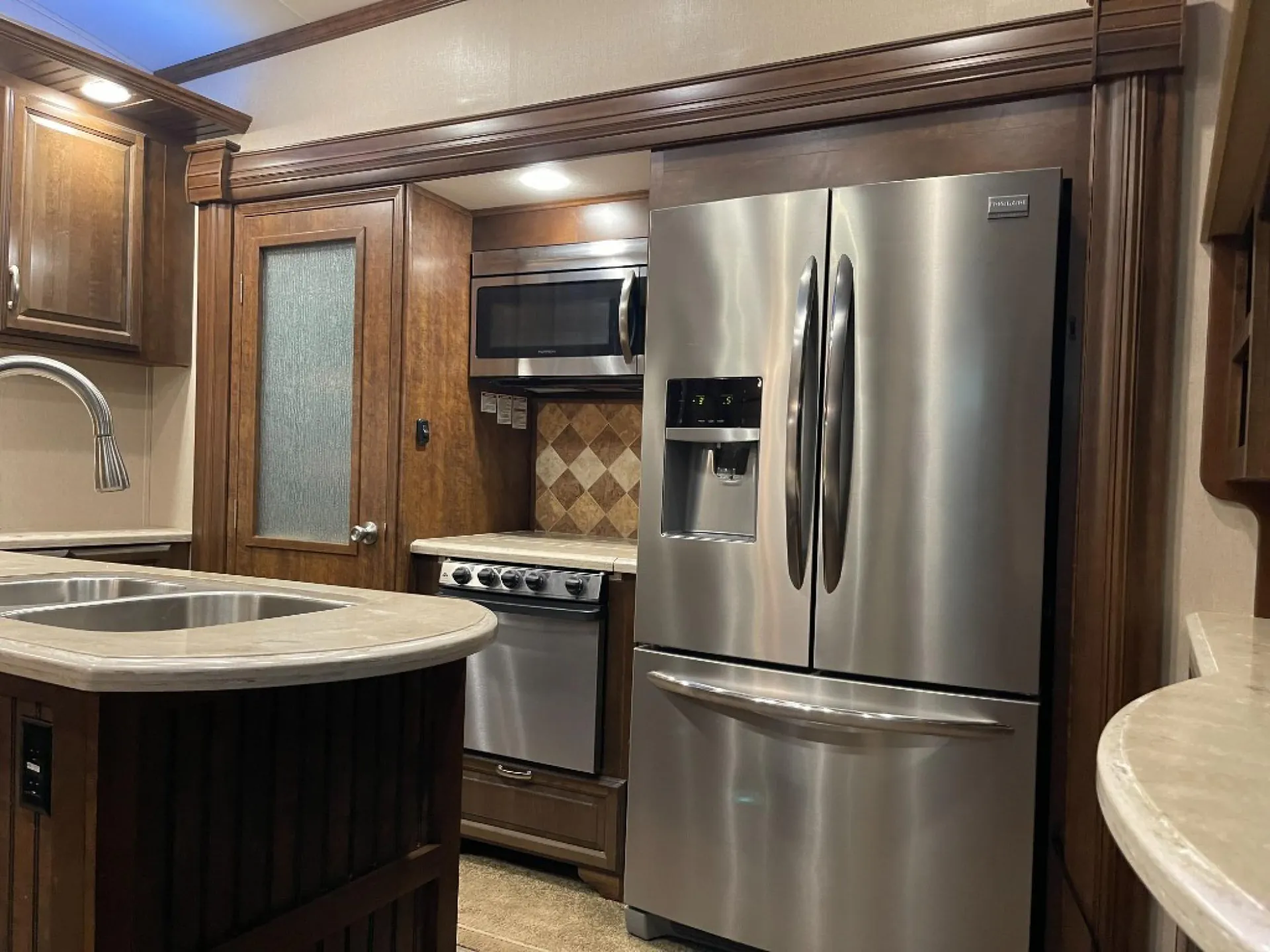 2015 Forest River RV Cardinal 3825FL — Photo 7